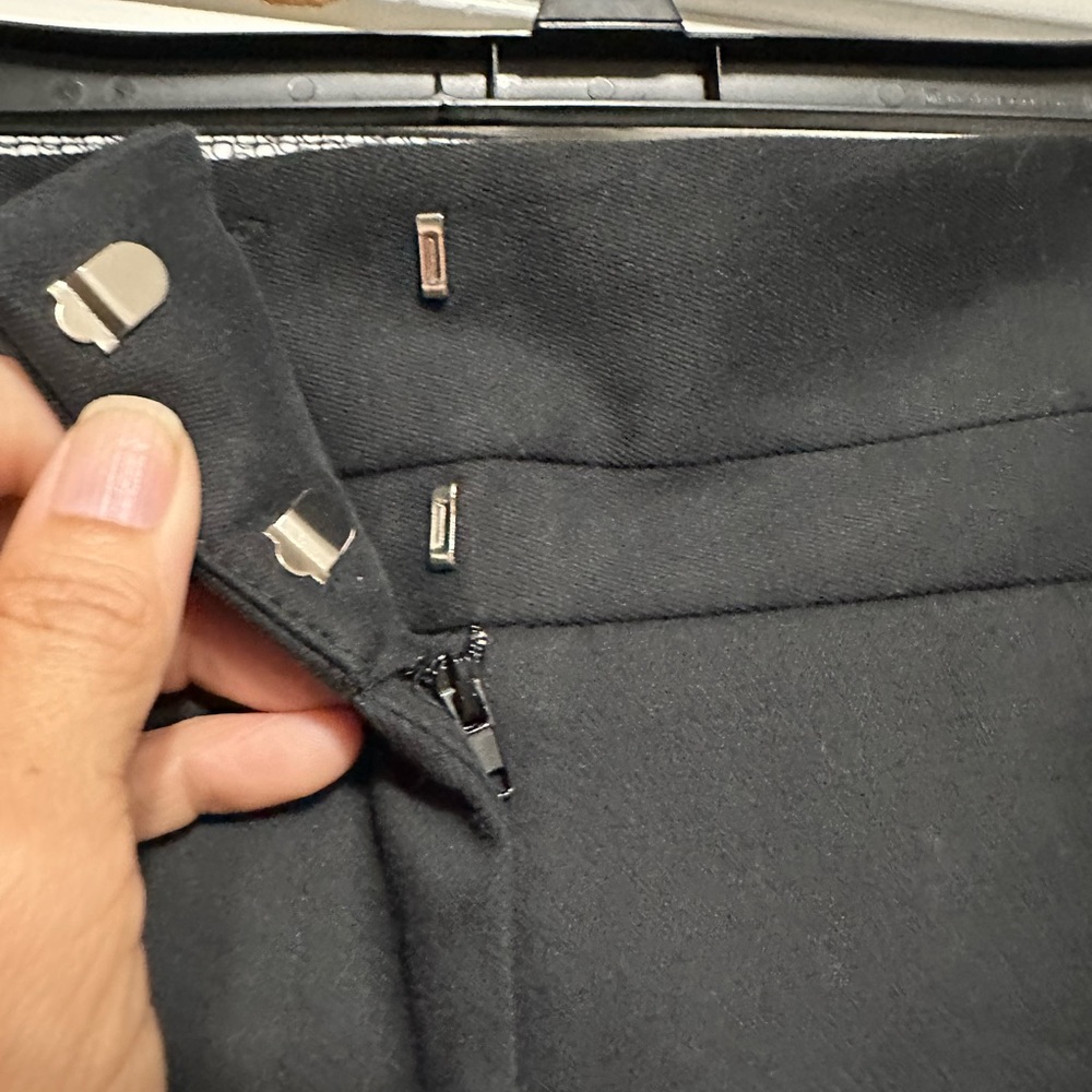 Stoosh Studio Capris - Picture 2 of 5